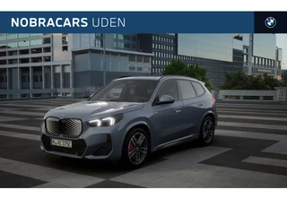 BMW iX1 eDrive20 M Sport / Panoramadak / Trekhaak / Sportstoelen / Achteruitrijcamera / M Adaptief onderstel / Adaptieve LED / Comfort Access