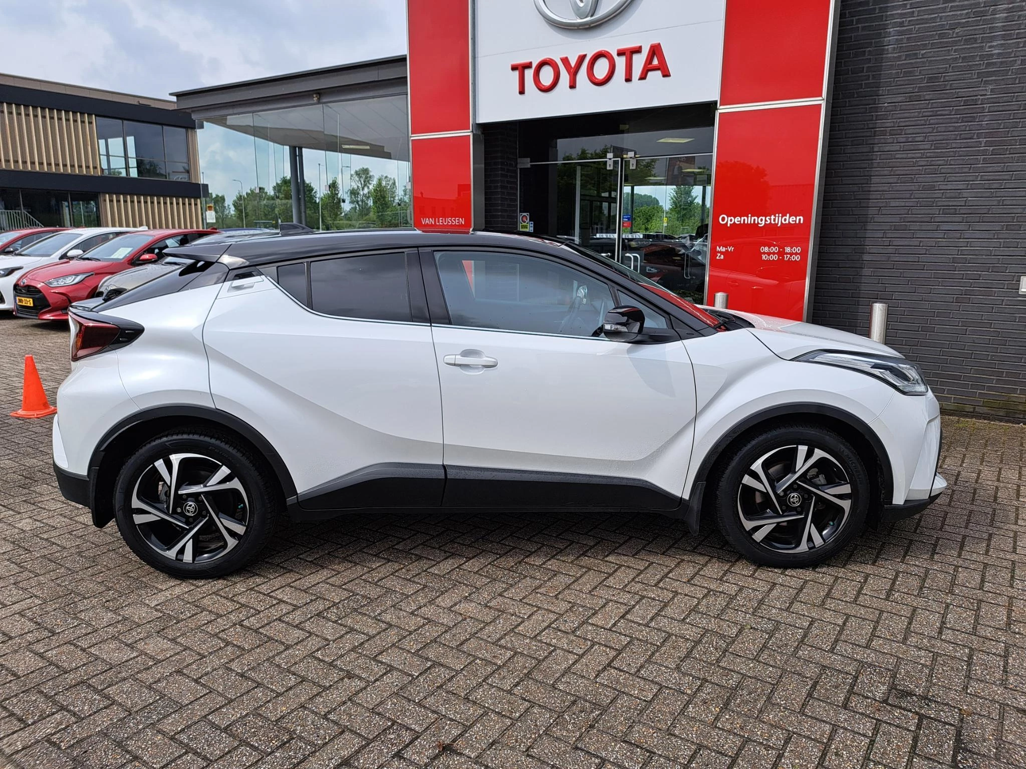 Hoofdafbeelding Toyota C-HR