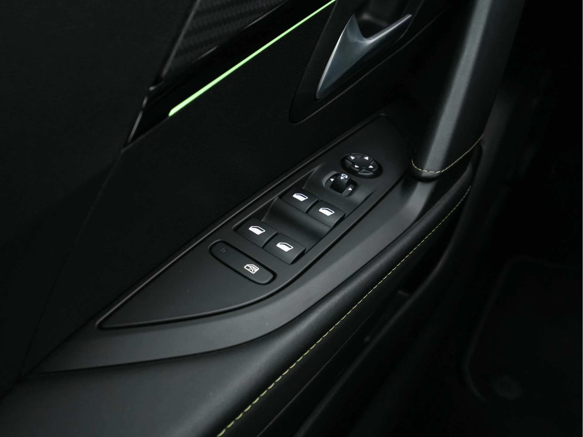 Hoofdafbeelding Peugeot e-208
