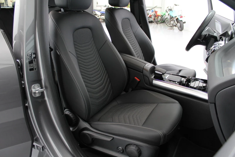 Hoofdafbeelding Mercedes-Benz EQA