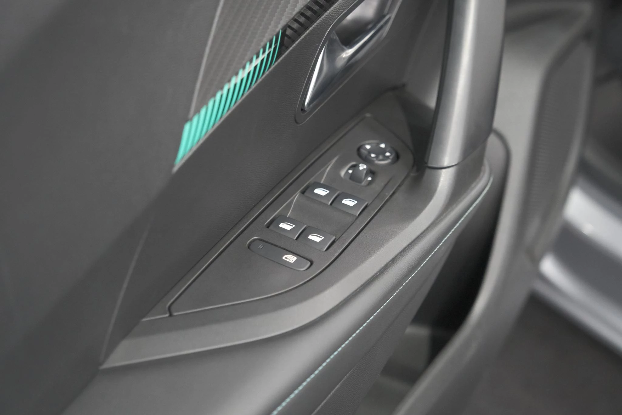 Hoofdafbeelding Peugeot e-2008