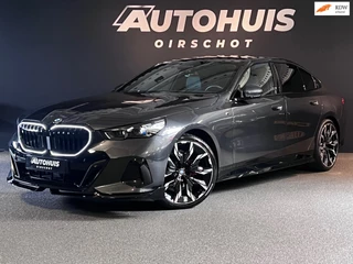BMW 5-serie 520i High Executive Edition M Stuurverwarming/ Stoelverwarming achter/ 21"/ Glazendak/ Memoryseats/ 360Camera/ M Gorde