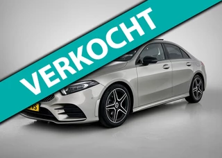 Mercedes-Benz A-klasse 180 AMG Night Upgrade Automaat (PANORAMADAK, SFEERVERLICHTING, STOELVERWARMING, CAMERA, 1e EIGENAAR)