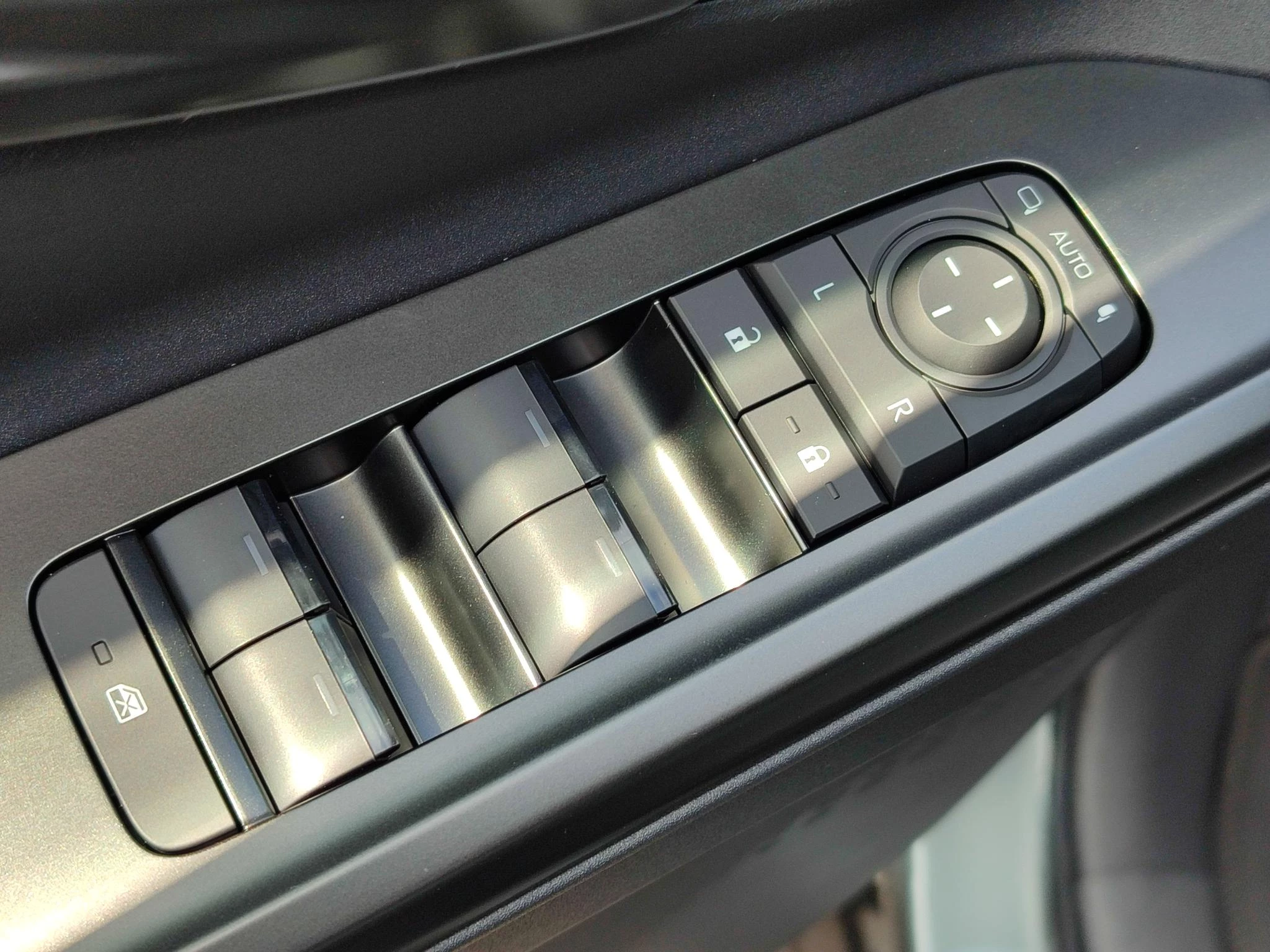 Hoofdafbeelding Toyota C-HR+