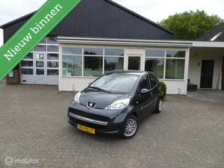 Peugeot 107 1.0-12V Millesim 200