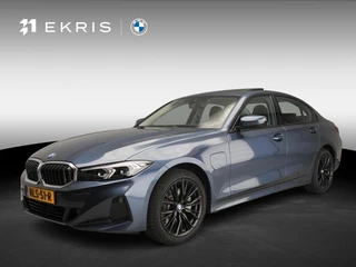 BMW 3 Serie Sedan 330e | LED | Leder | HUD | Schuifdak | Sportstoelen | Stoelverwarming | DAB | Alu 18 inch