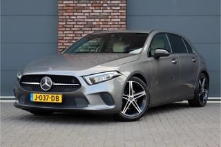 Mercedes-Benz A-Klasse 180 Business Solution | Stoelverwarming | Nightpakket | Camera | Android Auto/Apple Carplay | Leder | Cruise Control | Zitcomfortpakket | High Perf. LED |