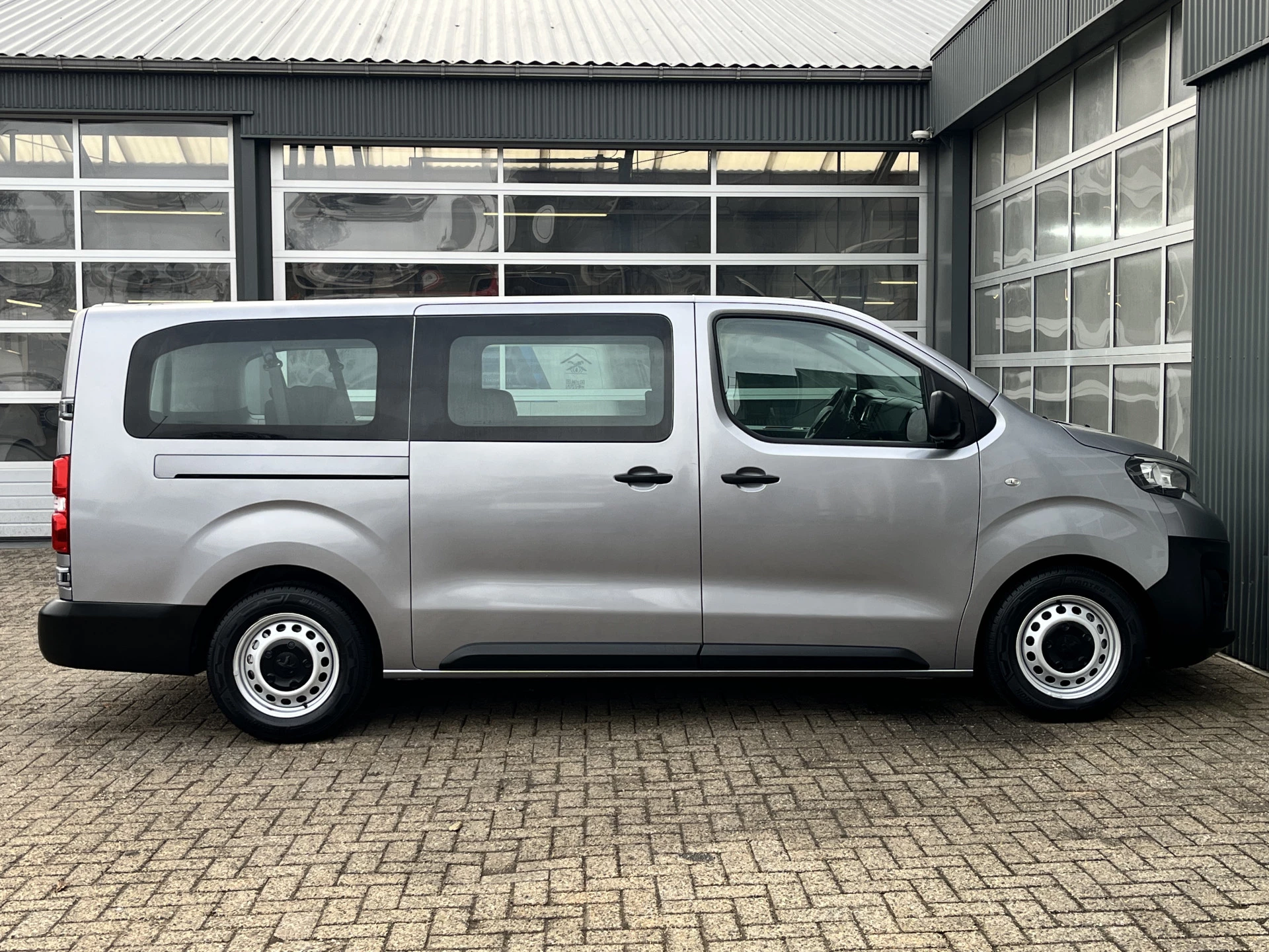 Hoofdafbeelding Peugeot Traveller