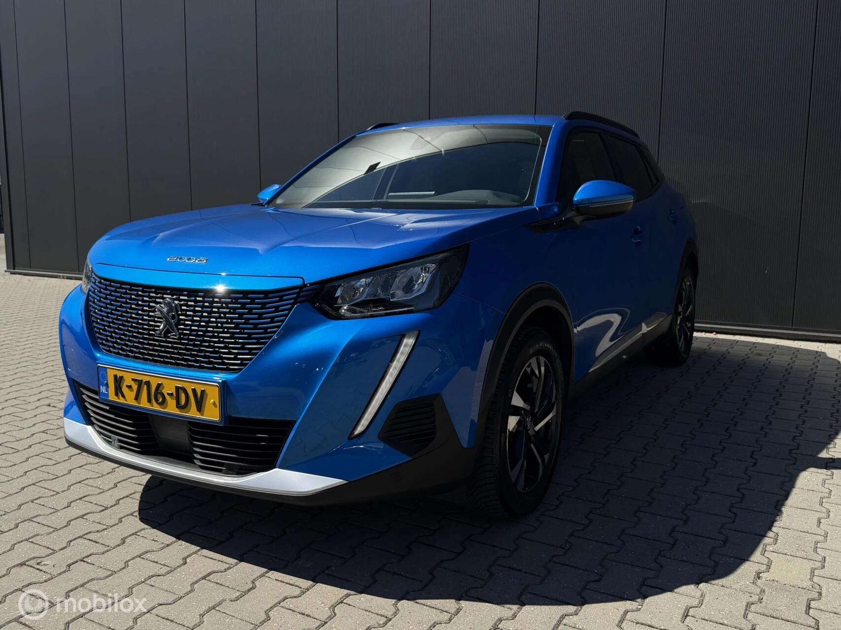 Hoofdafbeelding Peugeot e-2008