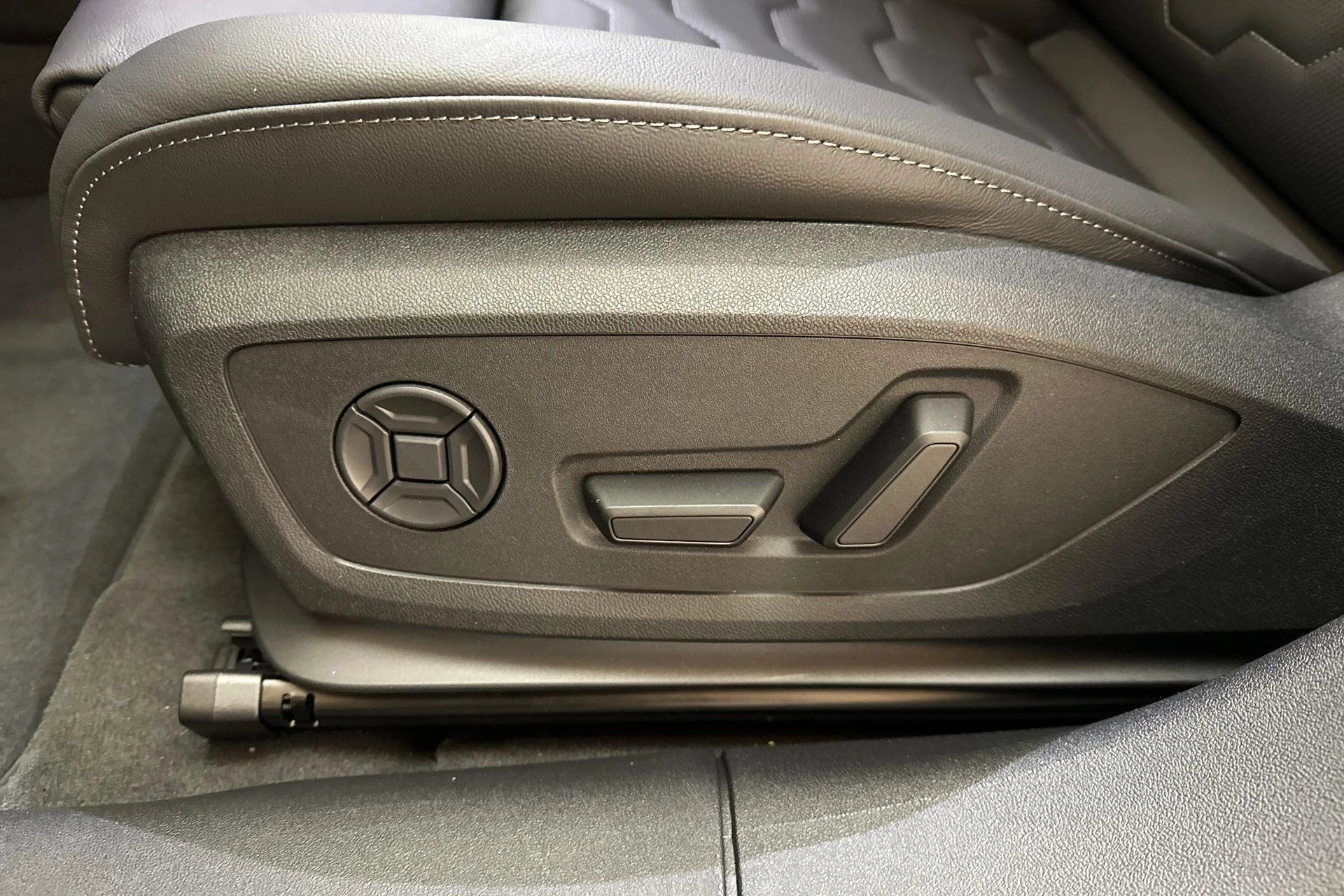 Hoofdafbeelding Audi A6 e-tron