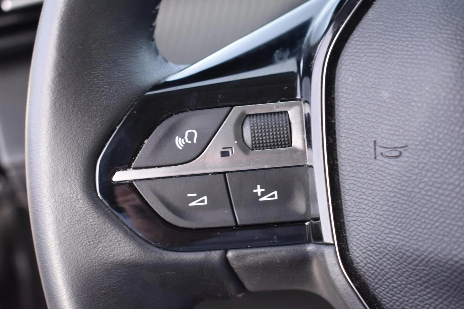 Hoofdafbeelding Peugeot e-208