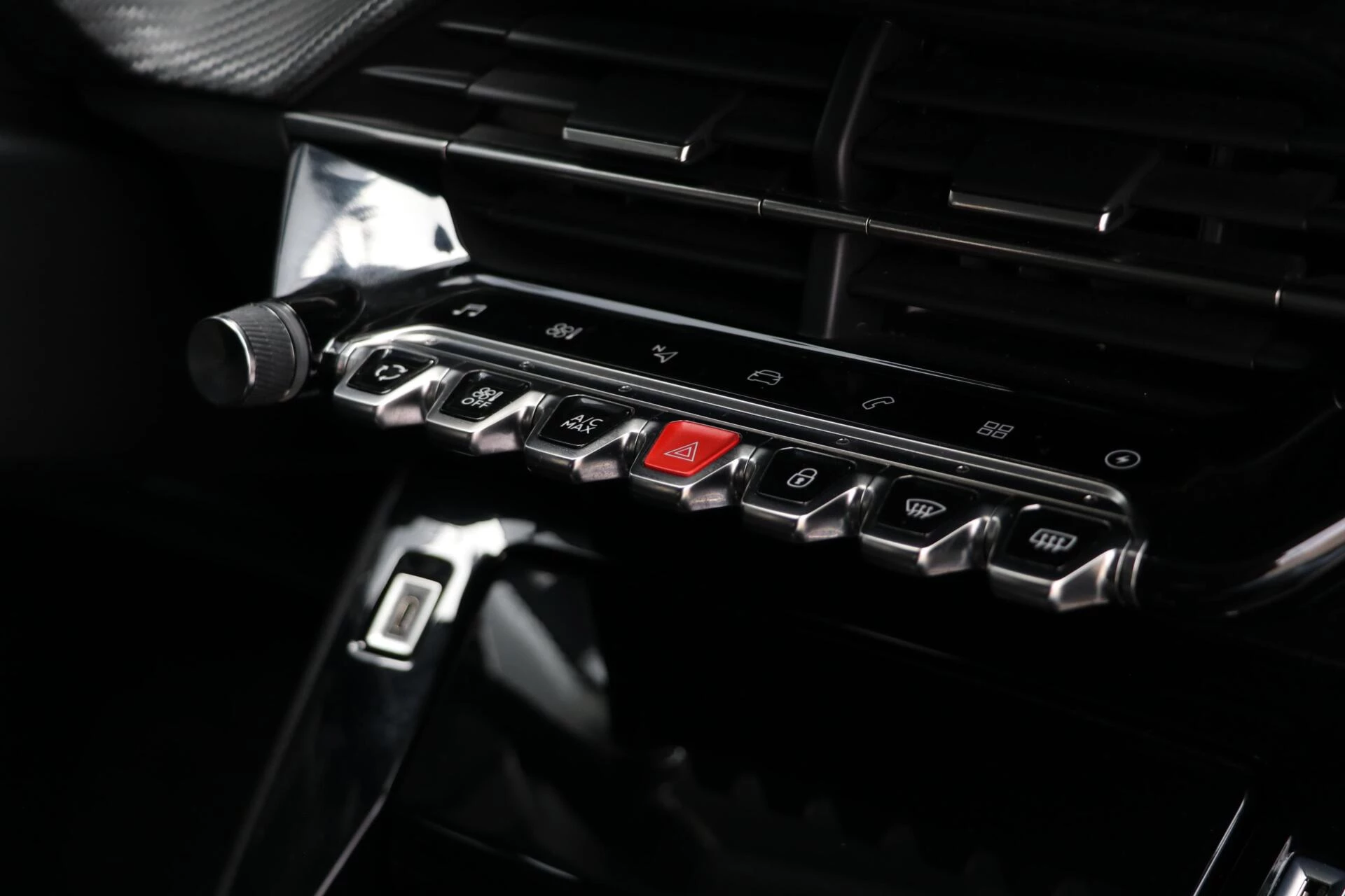 Hoofdafbeelding Peugeot e-2008