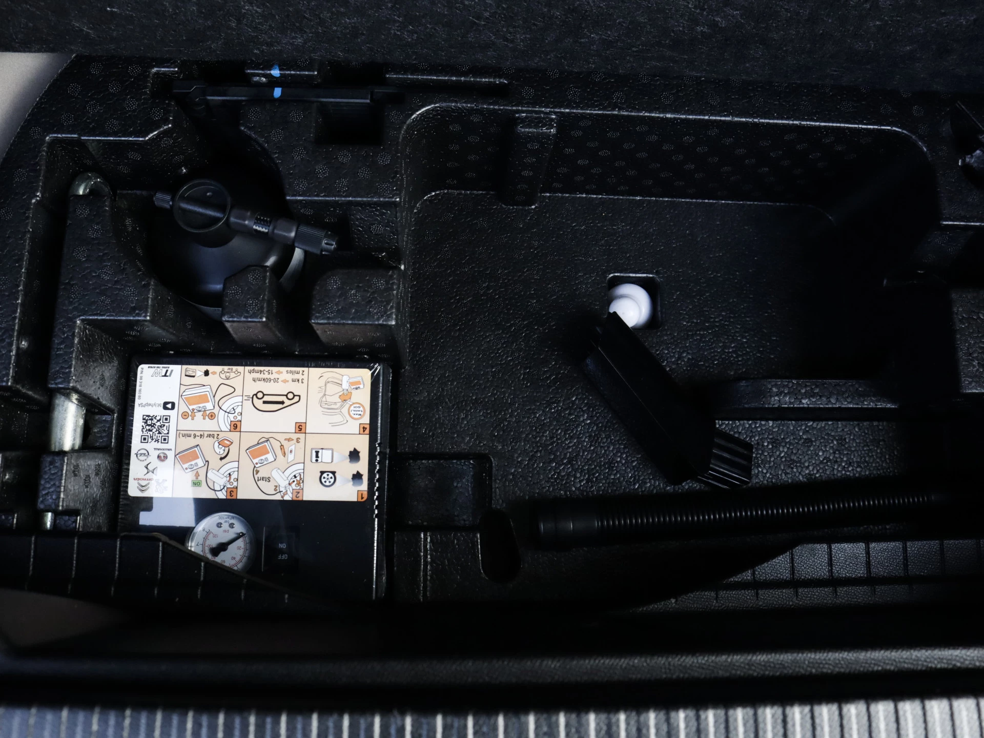 Hoofdafbeelding Peugeot e-2008