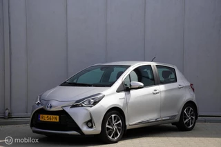 Hoofdafbeelding Toyota Yaris Toyota Yaris 1.5 Hybrid EXECUTIVE, 2018, Leer, Airco