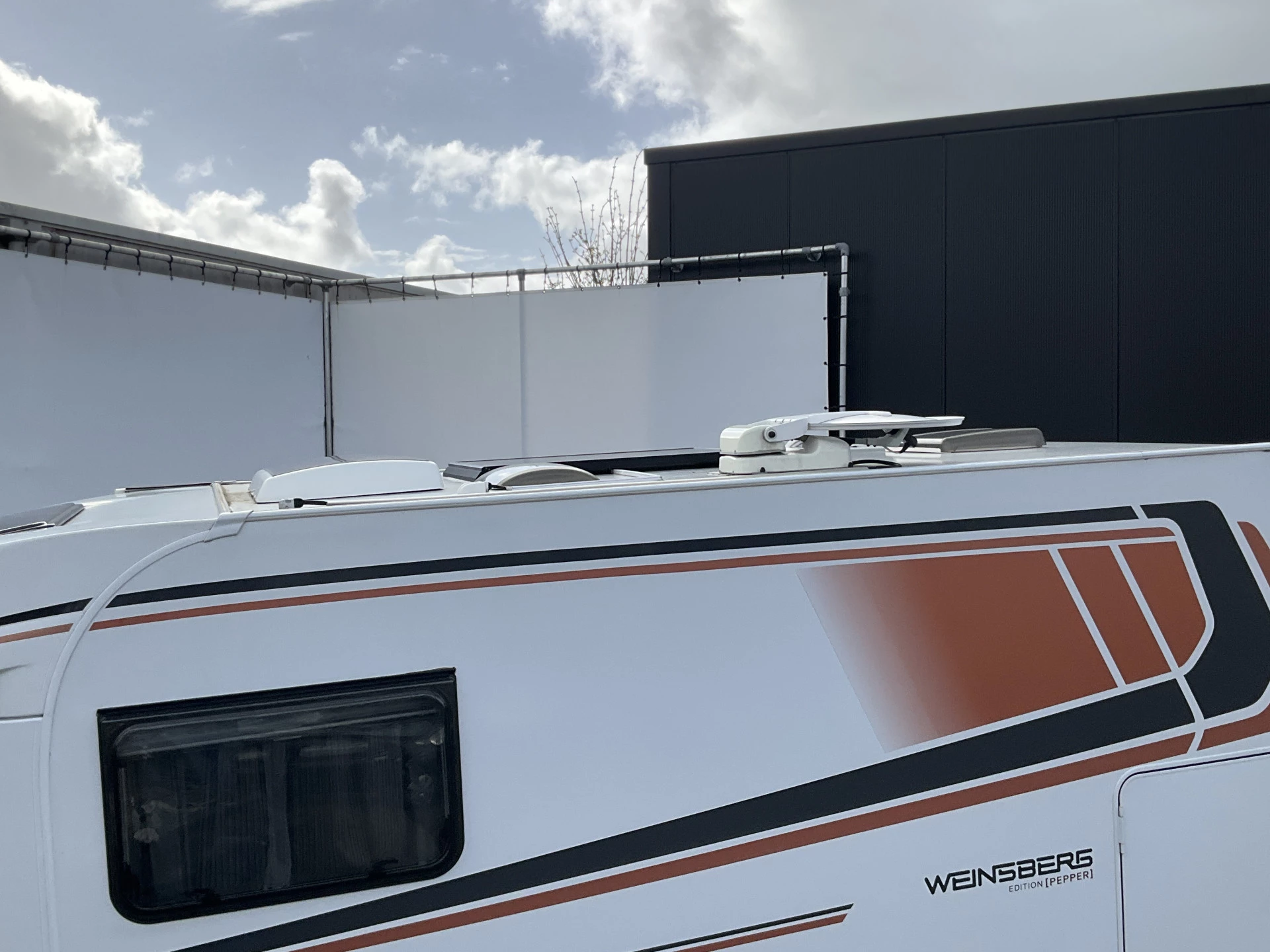 Hoofdafbeelding Weinsberg R57