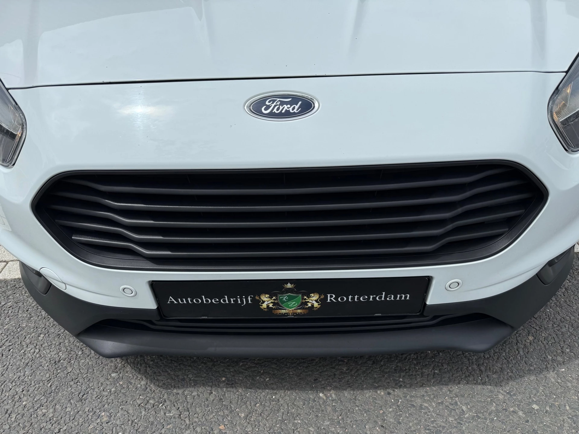 Hoofdafbeelding Ford Transit Courier