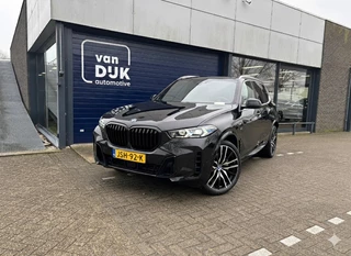 BMW X5 xDrive50e M-Sport PANORAMADAK HARMAN KARDON 360 CAMERA 22 INCH VELGEN LUCHTVERING