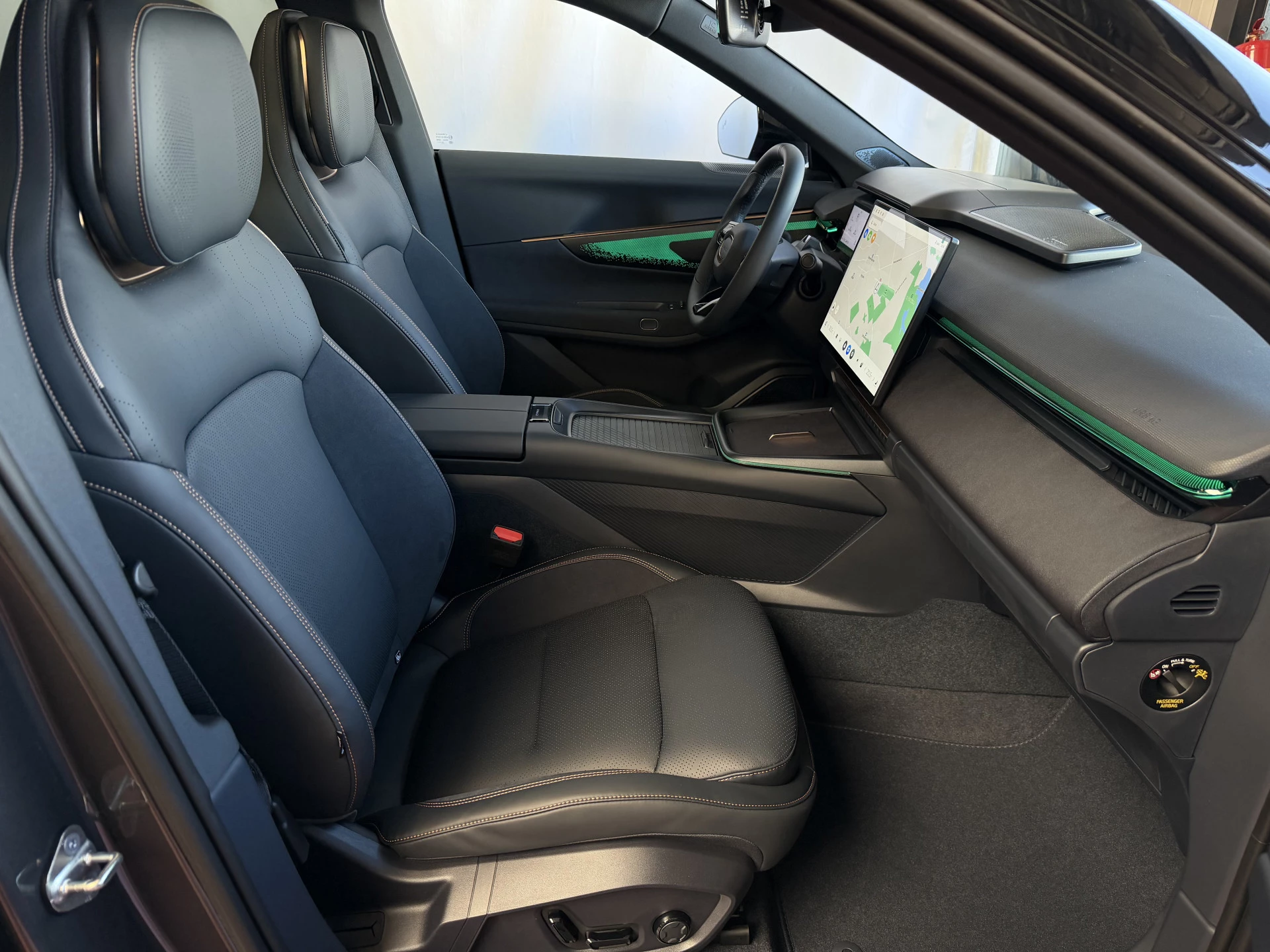 Hoofdafbeelding Lynk & Co 08