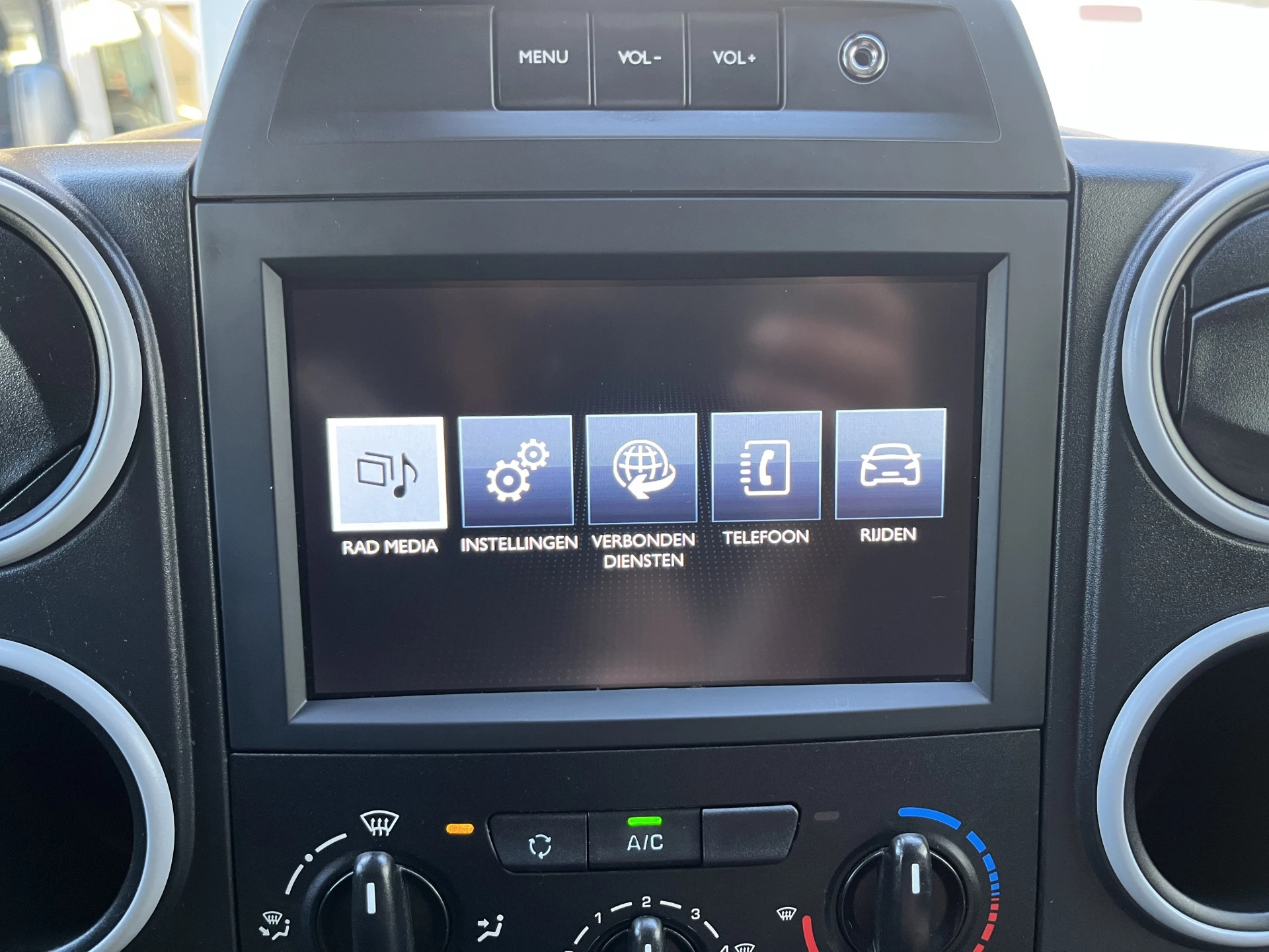 Hoofdafbeelding Peugeot Partner