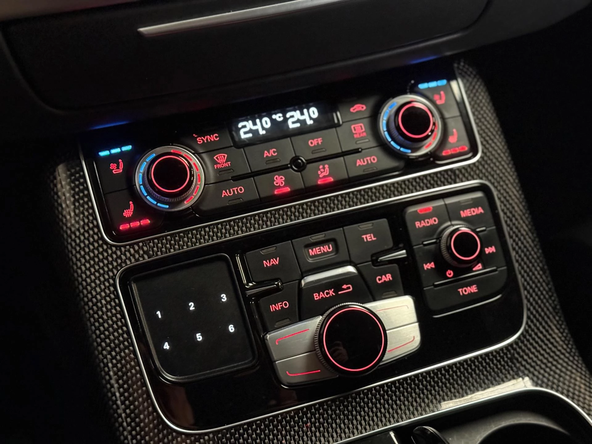 Hoofdafbeelding Audi S8