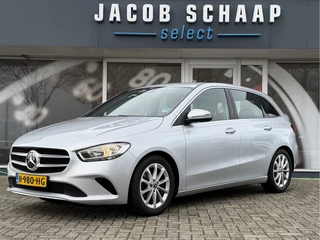 Mercedes-Benz B-Klasse 180 Launch Edition Automaat / Parkeersensoren V-A / Cruise Control / Camera / Multimedia / 17'' LM / Navi