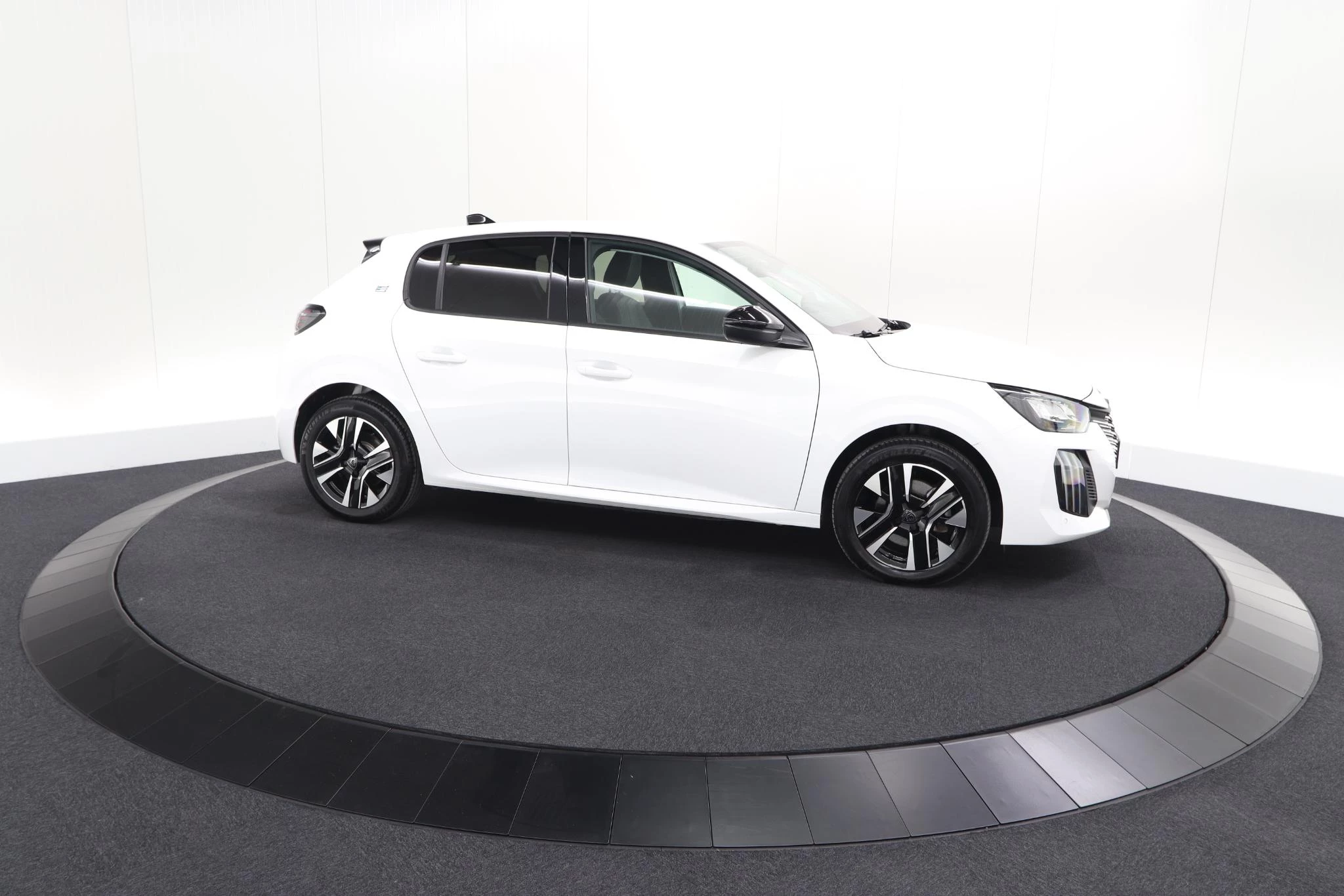 Hoofdafbeelding Peugeot e-208