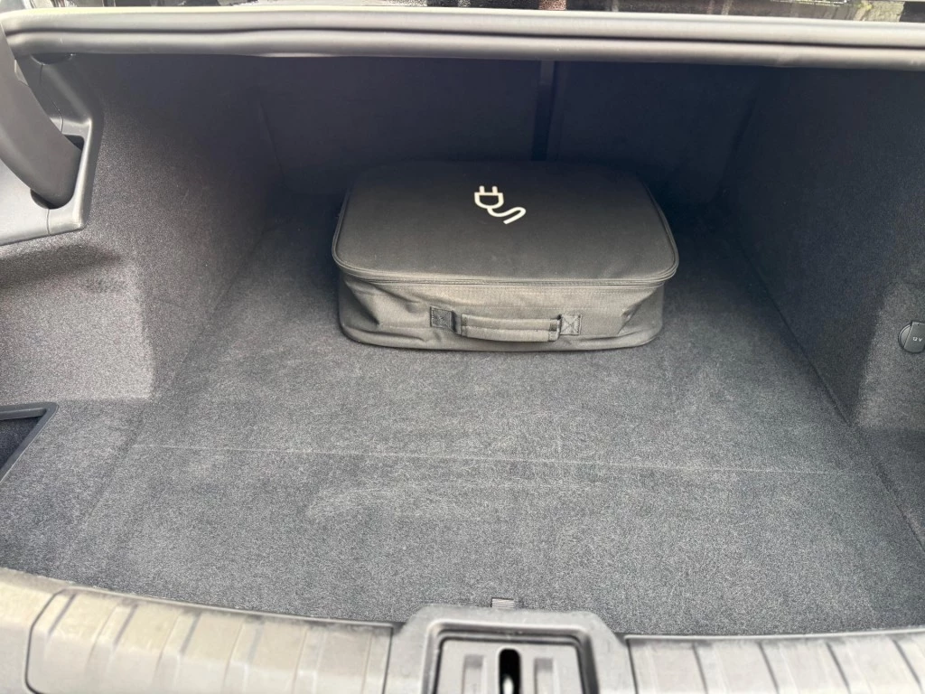 Hoofdafbeelding Porsche Taycan