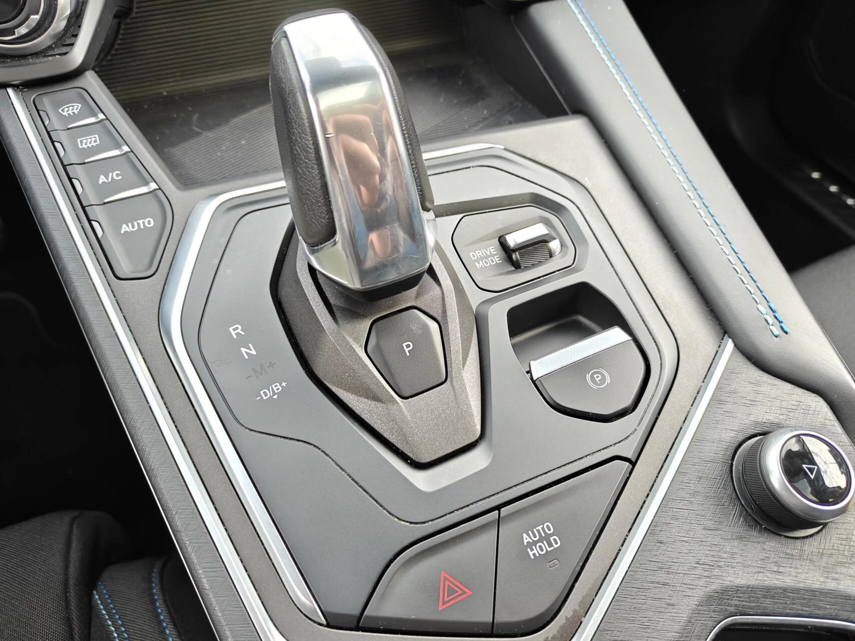 Hoofdafbeelding Lynk & Co 01