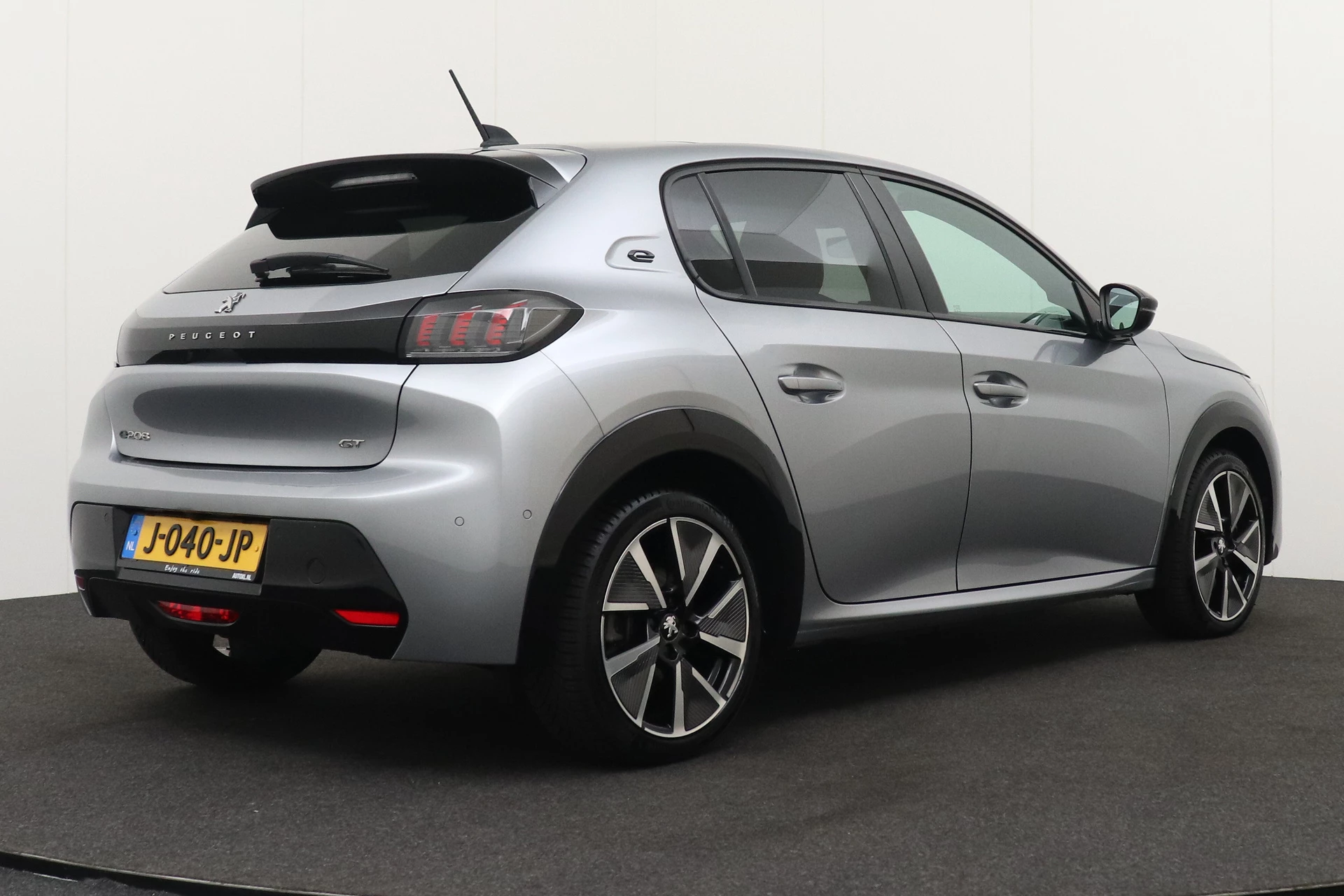 Hoofdafbeelding Peugeot e-208