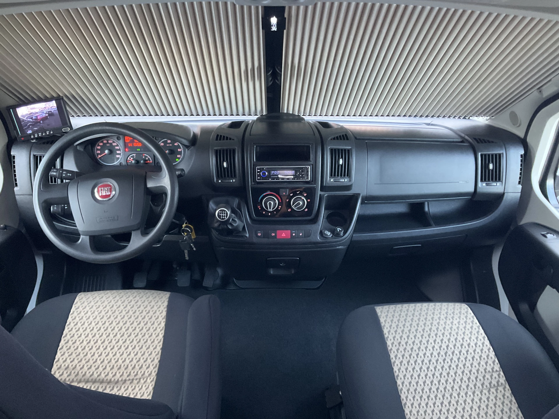 Hoofdafbeelding Carado T 59 2.3 131pk Airco Cruise Trekhaak Fietsendrager 2-Persoons Sunlight Carado