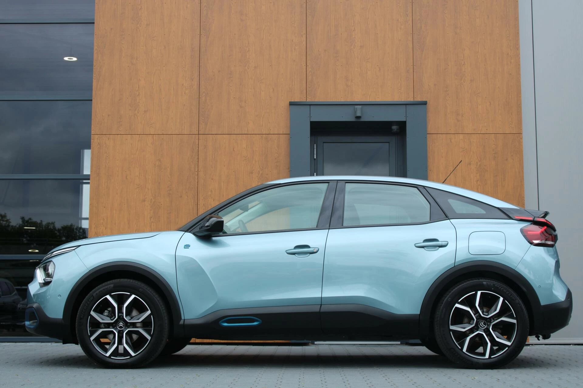 Hoofdafbeelding Citroën ë-C4