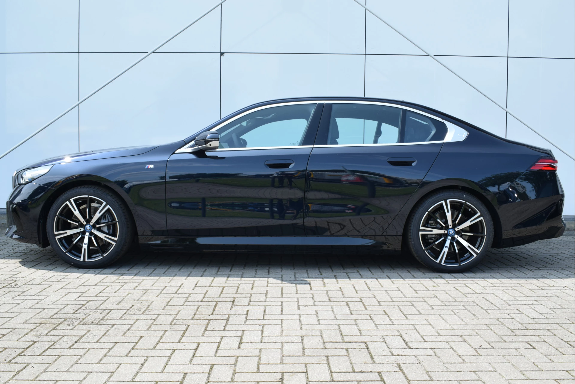 Hoofdafbeelding BMW i5