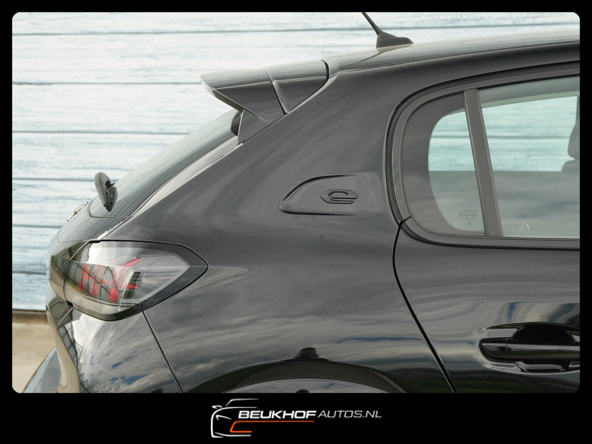 Hoofdafbeelding Peugeot e-208