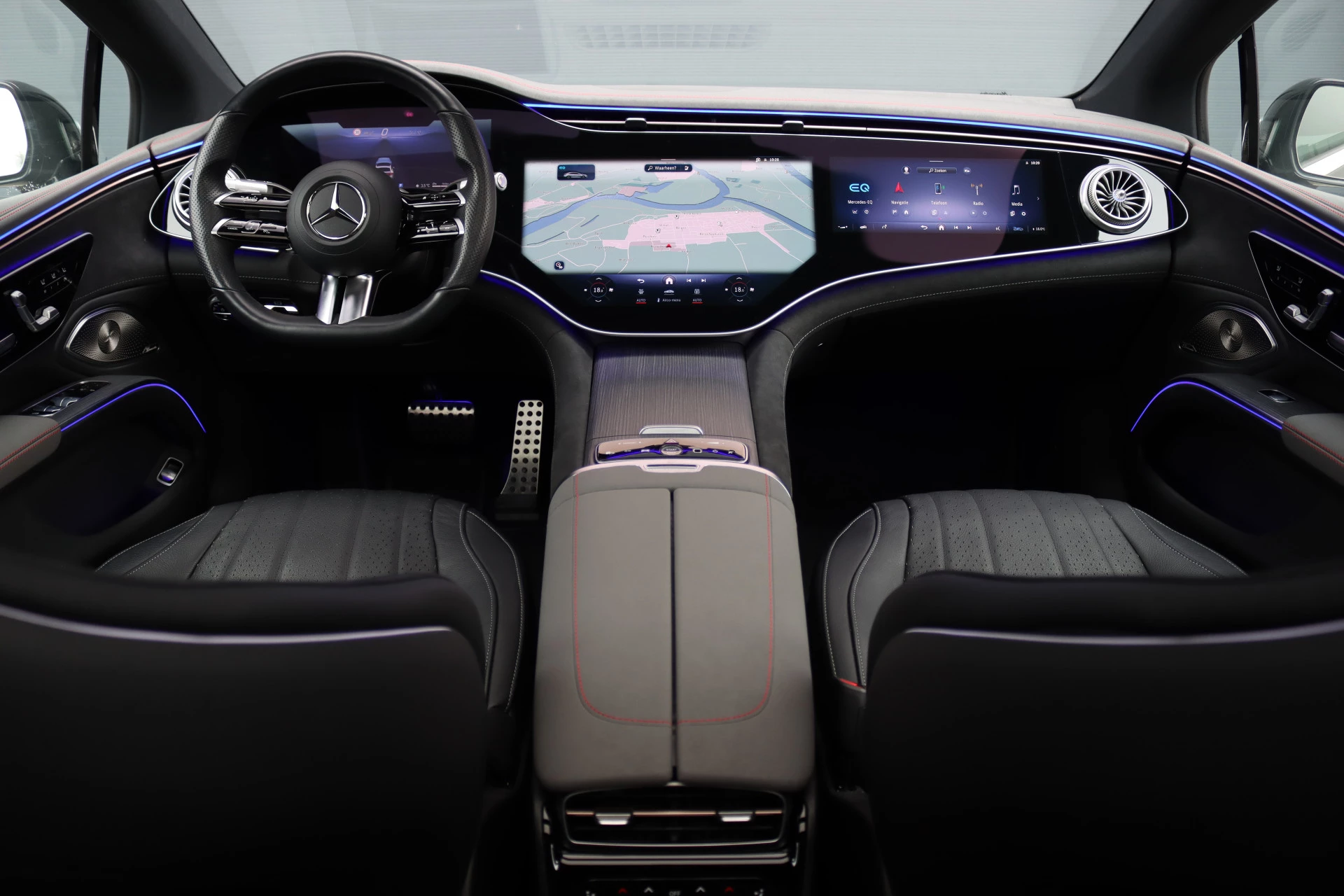 Hoofdafbeelding Mercedes-Benz EQS