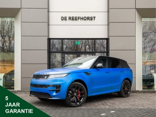 Hoofdafbeelding Land Rover Range Rover Sport Land Rover Range Rover Sport 3.0 P460e AWD Dynamic HSE PHEV | Premium Upgrade Interior Pack | Velocity Blue in Satin finish | Towing Pack | 5 jaar garantie