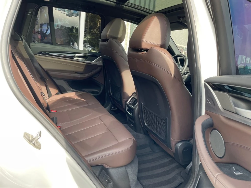 Hoofdafbeelding BMW iX3