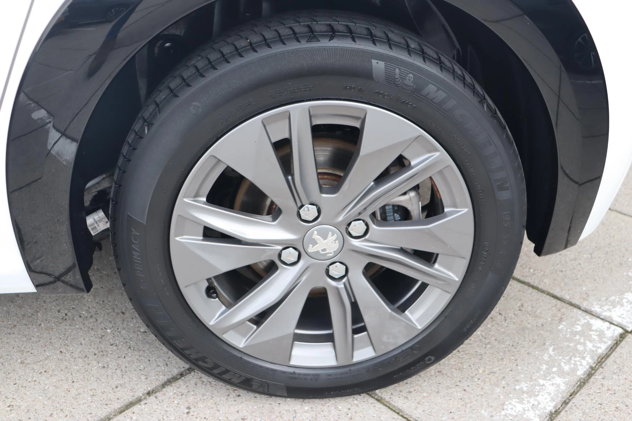 Hoofdafbeelding Peugeot e-208