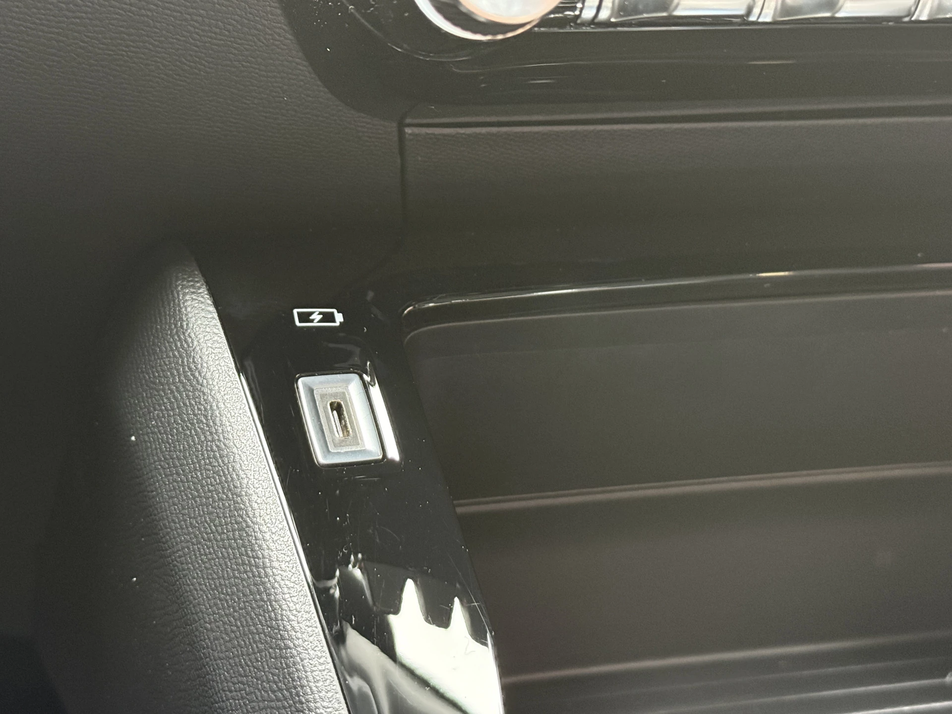 Hoofdafbeelding Peugeot e-2008