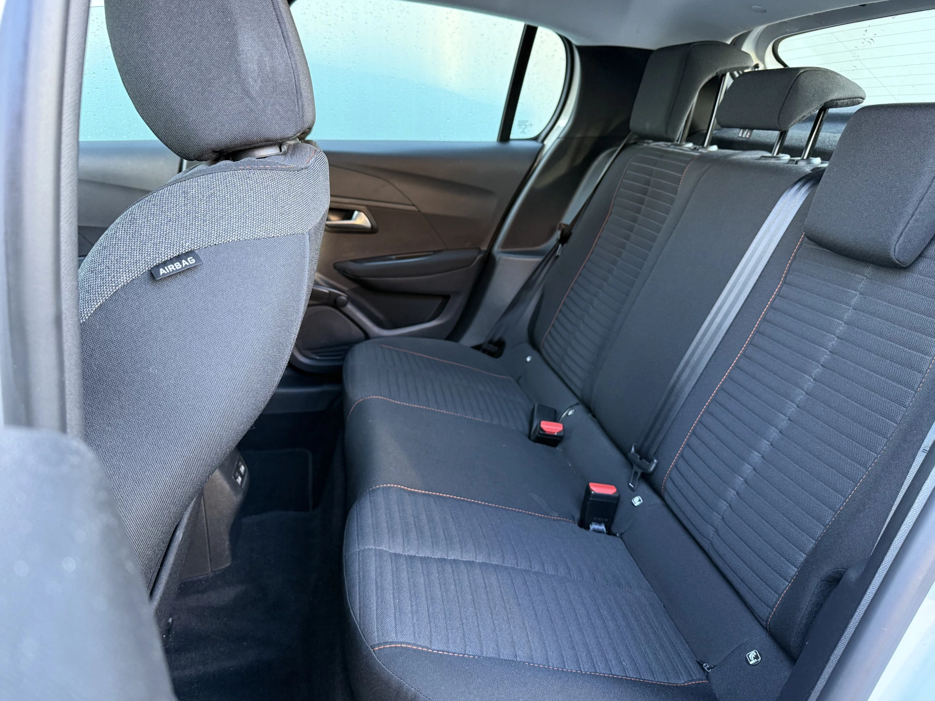 Hoofdafbeelding Peugeot e-208