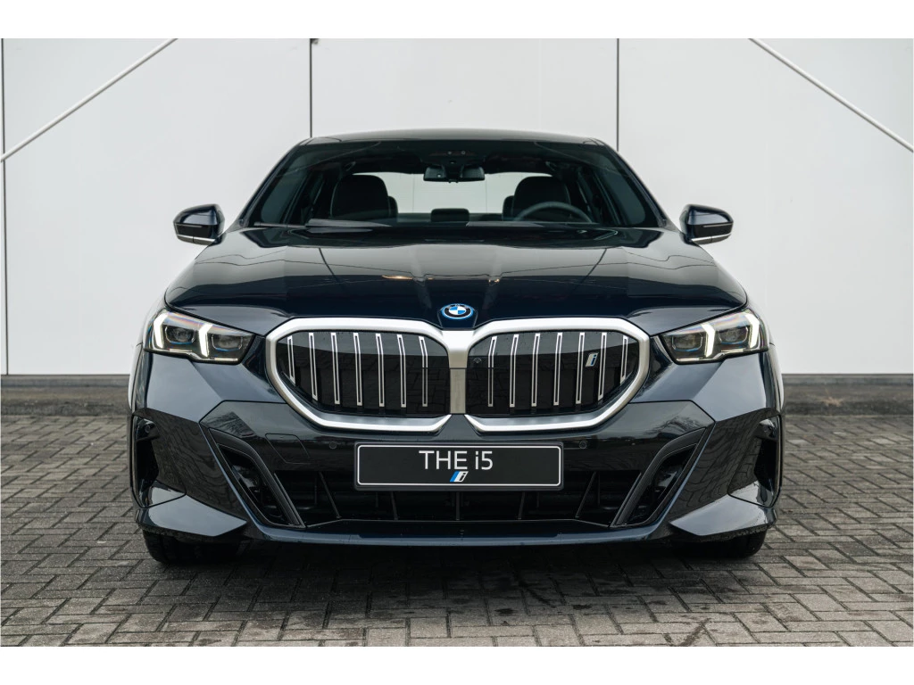 Hoofdafbeelding BMW i5