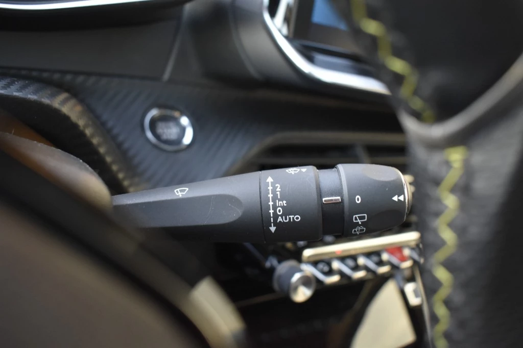 Hoofdafbeelding Peugeot e-208