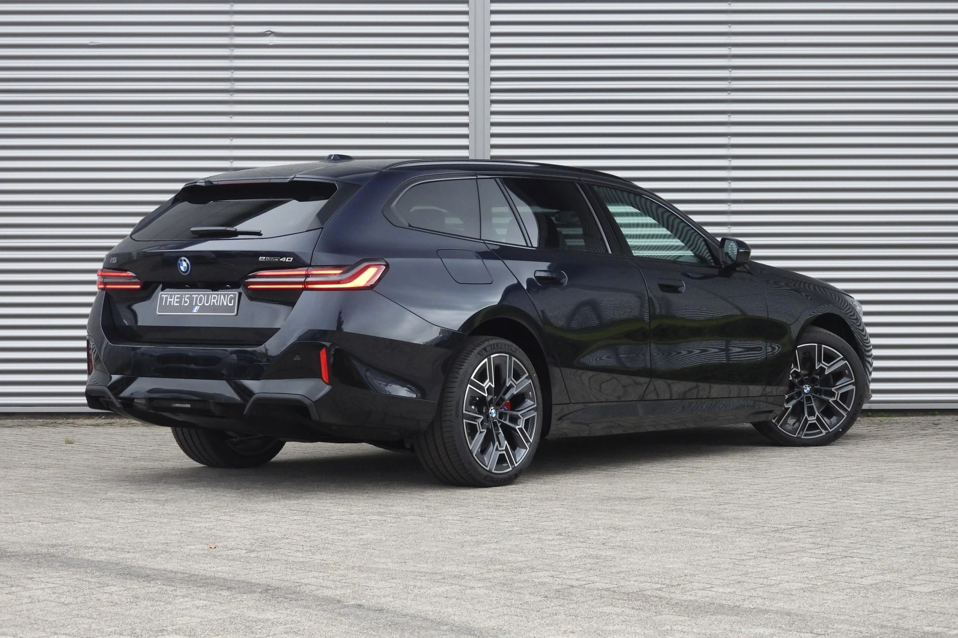 Hoofdafbeelding BMW i5