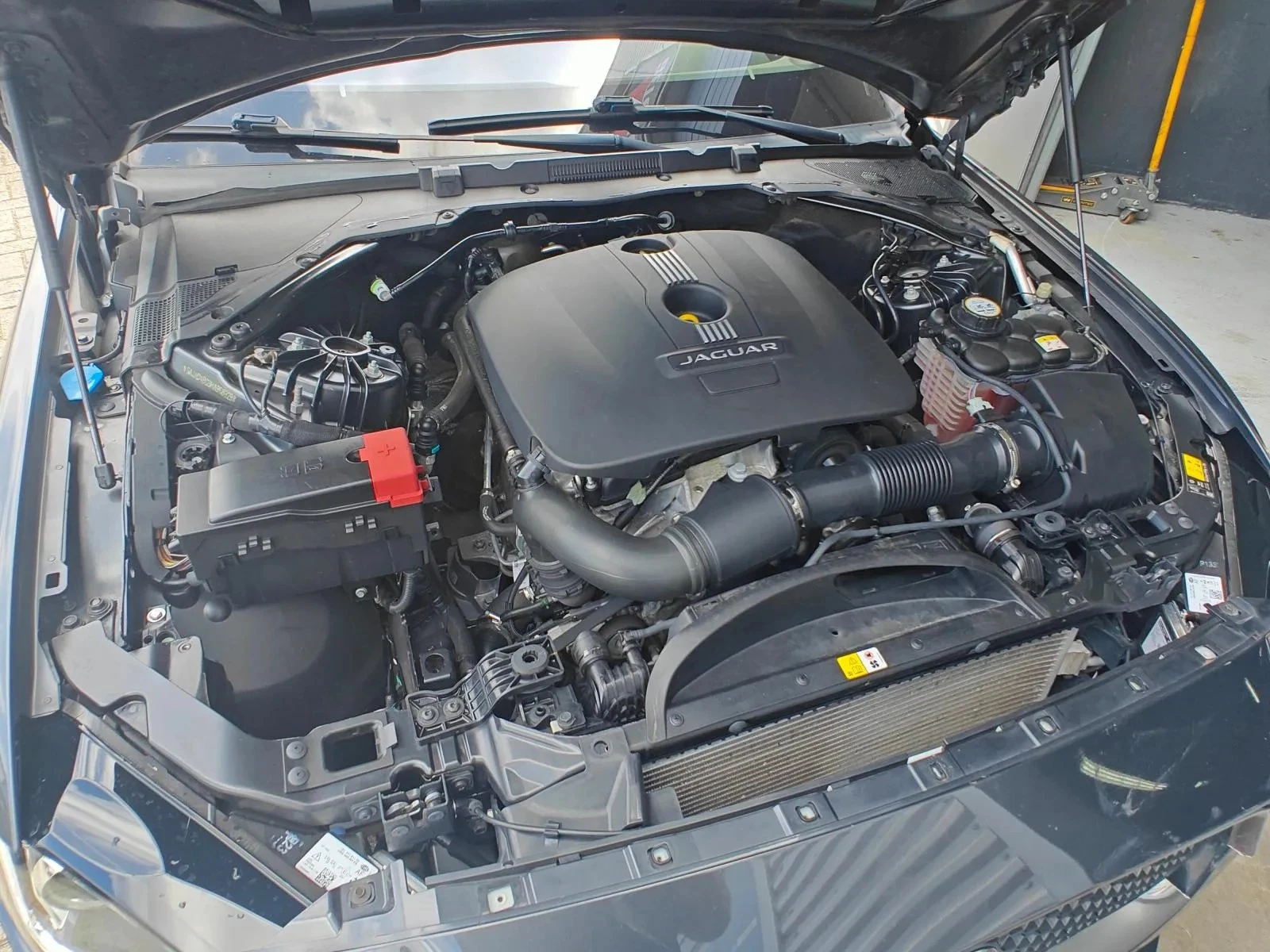 Hoofdafbeelding Jaguar XE