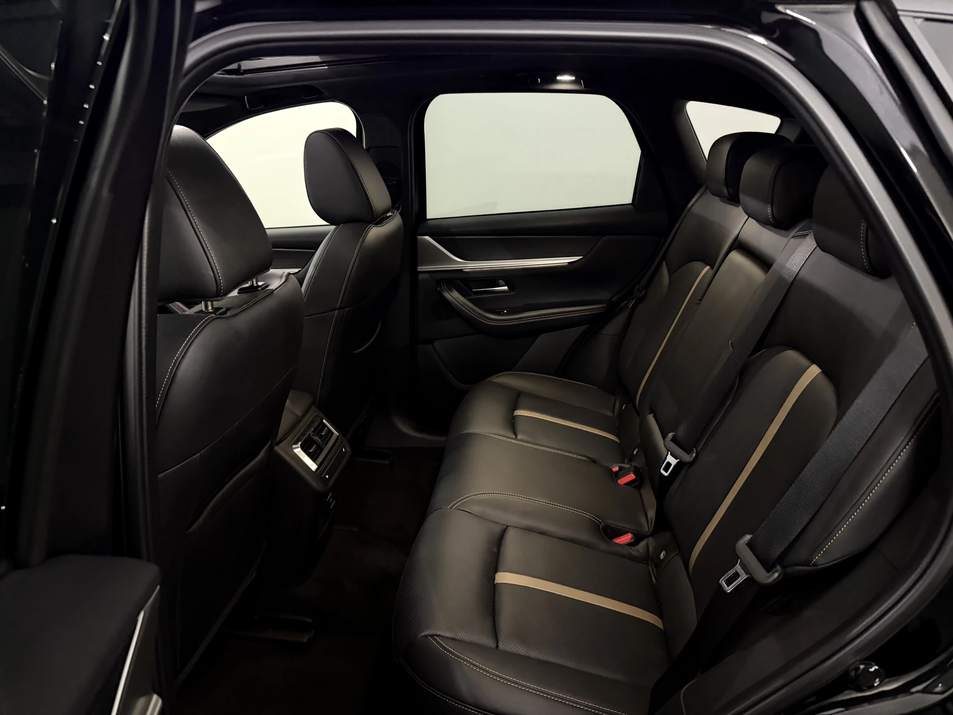 Hoofdafbeelding Mazda CX-60