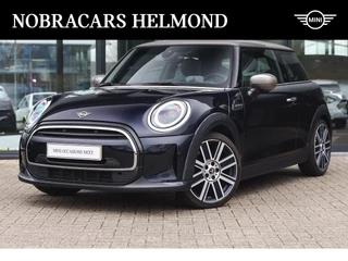 Hoofdafbeelding MINI Cooper MINI Cooper Hatchback / Panoramadak / Achteruitrijcamera / Sportstoelen / Head-Up / Stoelverwarming / Comfort Access / Harman-Kardon