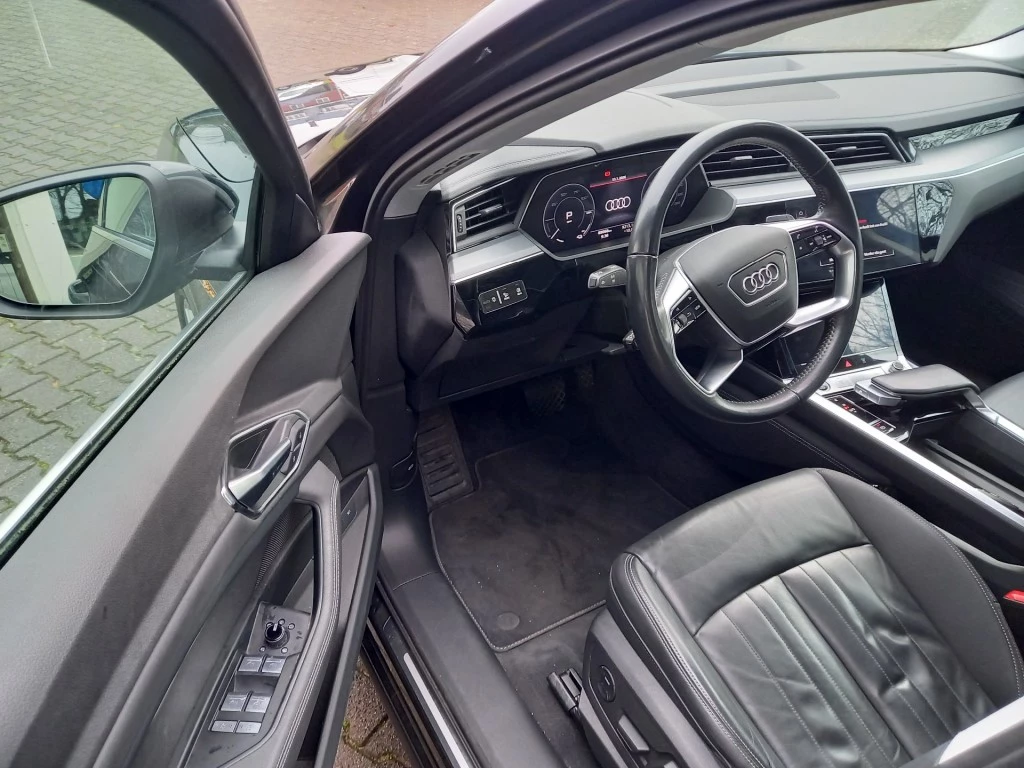 Hoofdafbeelding Audi e-tron