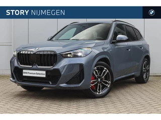 BMW X1 sDrive20i High Executive M Sport Automaat / Panoramadak / Trekhaak / Sportstoelen / M Adaptief onderstel / Adaptieve LED / Parking Assistant Plus / Comfort Access / Head-Up