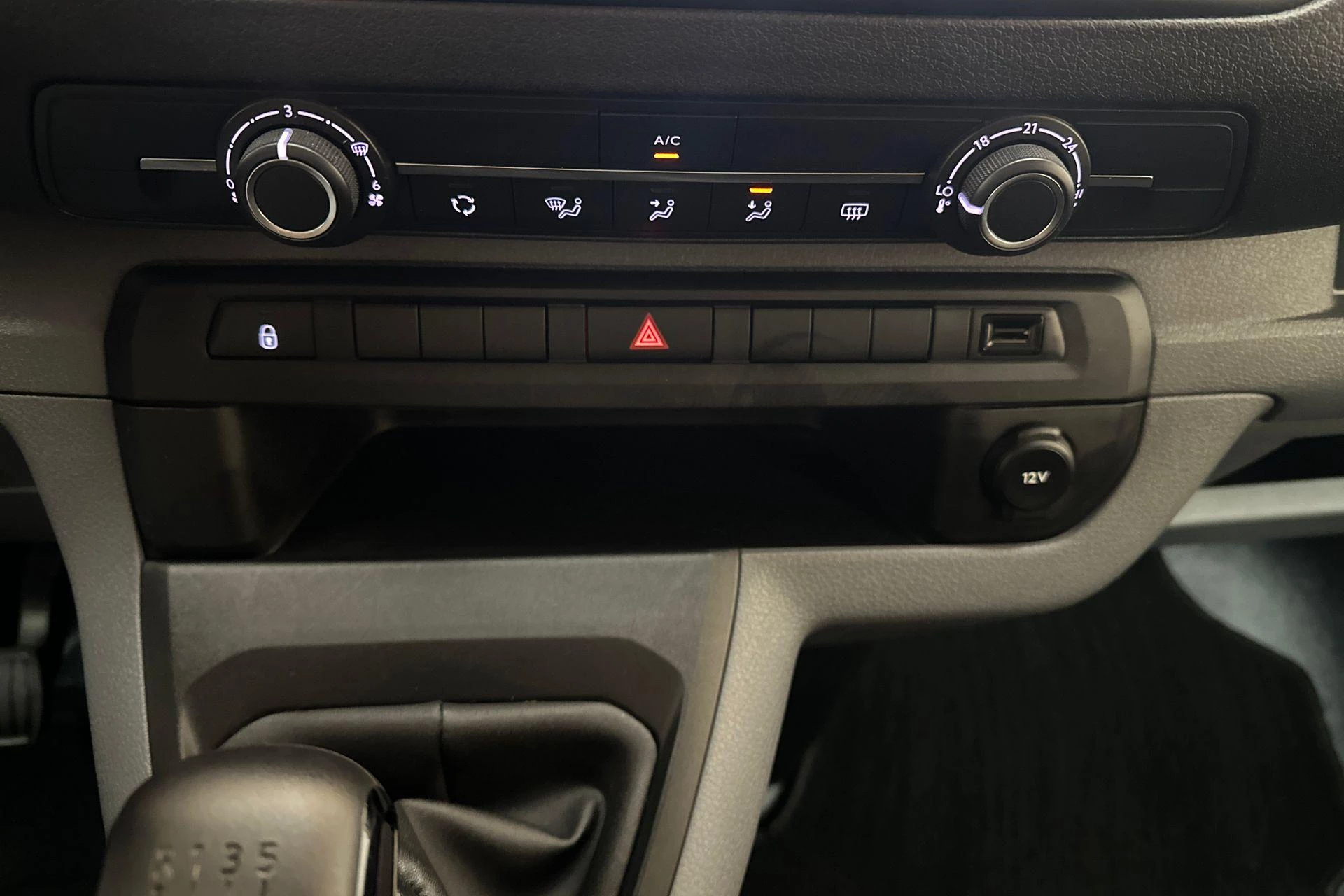 Hoofdafbeelding Peugeot Traveller