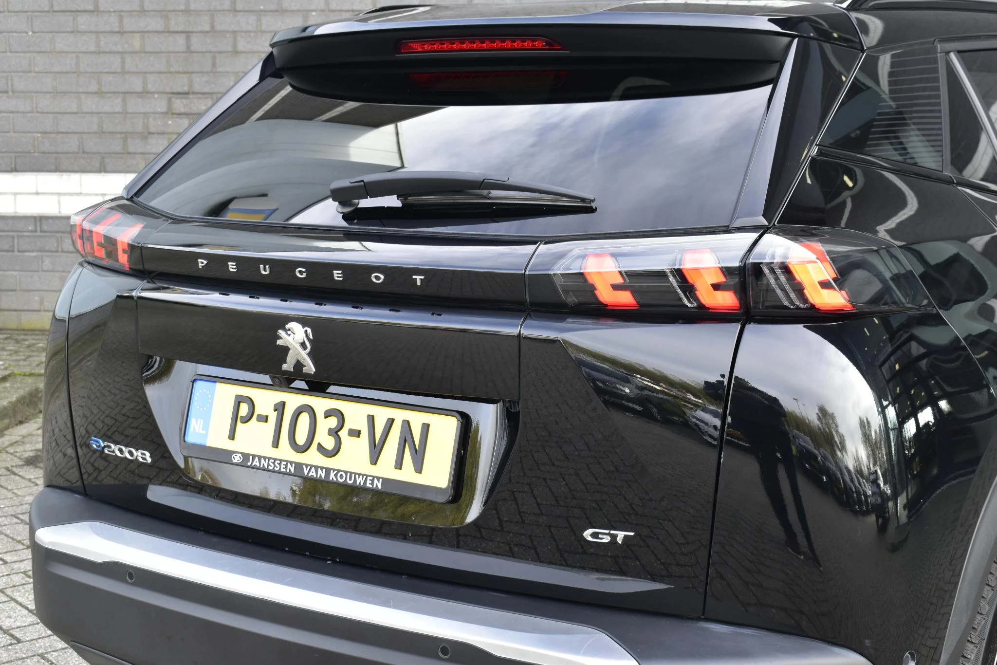 Hoofdafbeelding Peugeot e-2008