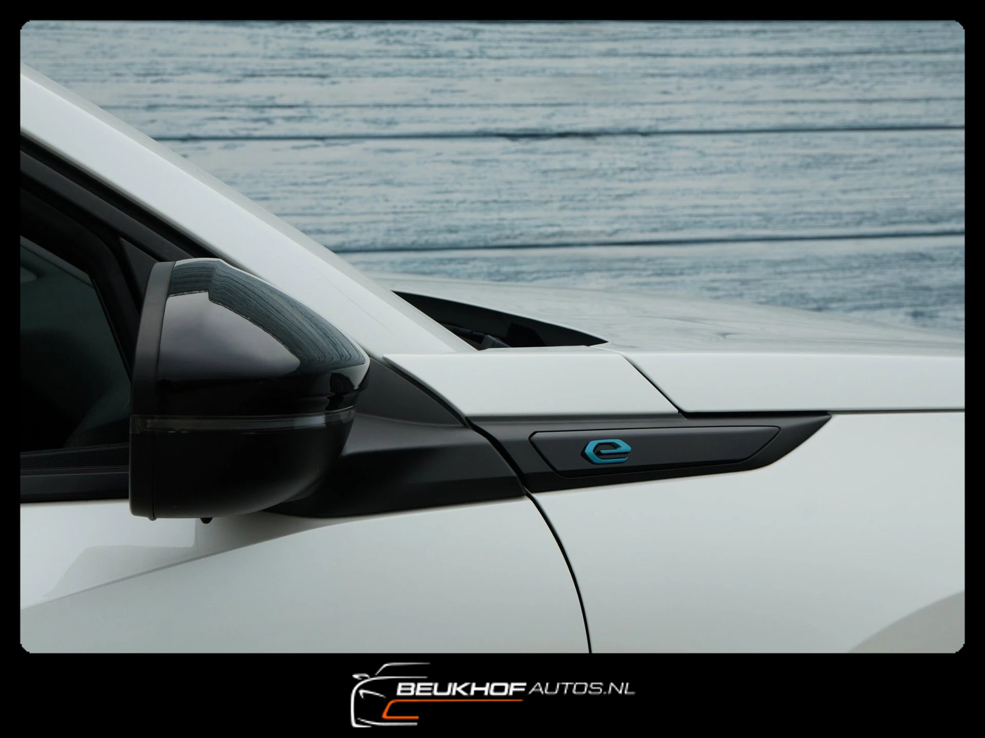 Hoofdafbeelding Peugeot e-2008